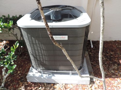 525 Ponderosa Dr, Fort Pierce FL  34982-3969 exterior