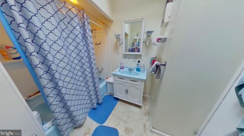 4033 Castor Ave, Philadelphia PA 19134-5528 exterior