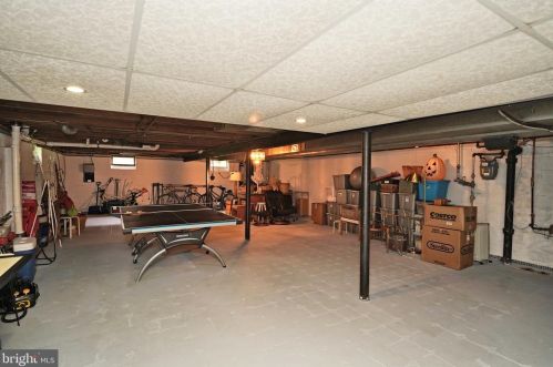 56 Roxboro Rd, Trenton NJ  08648-3925 exterior