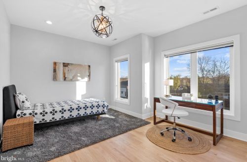 6714 Van Fleet Dr, Mc Lean VA  22101-5140 exterior