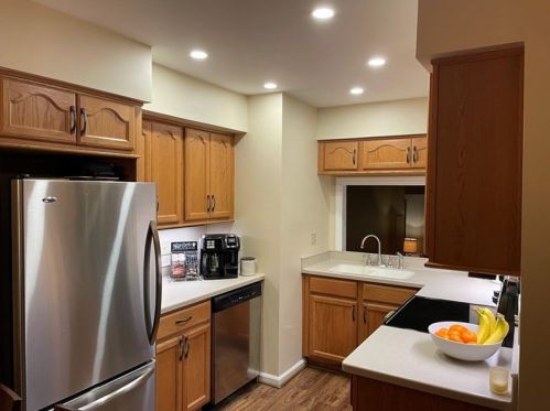 706 Carriage Cir, Pittsburgh, PA 15205-1627