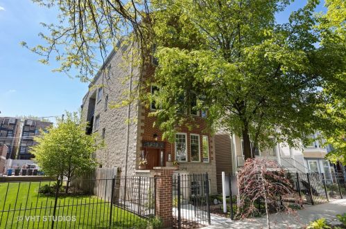 1521 Wolfram St, Chicago, IL 60657-4017