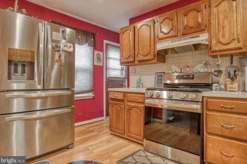 16 Fogarty Dr, Trenton NJ 08619-4321 exterior