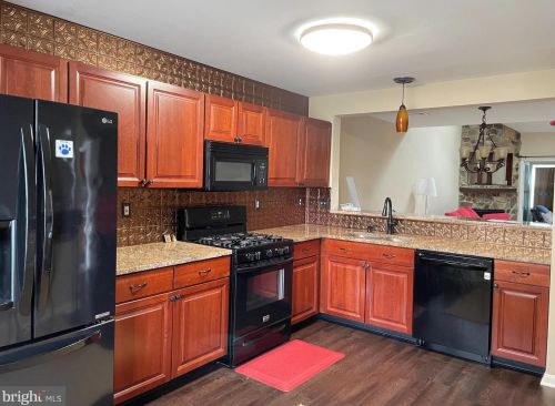 142 Merlin Dr, Hummelstown PA exterior