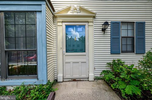 2 Drewes Ct, Trenton, NJ 08648-2632