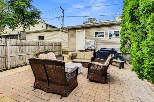 2513 Walton St, Chicago IL 60622-4510 exterior