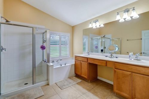 2121 Fairmont Ln, Naples FL 34120-4575 exterior