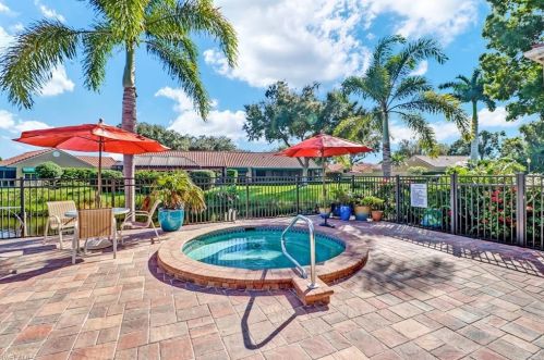 839 Reef Point Cir, Naples FL 34108-8767 exterior