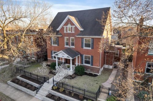 3826 Arsenal St, Saint Louis MO 63116-4803 exterior