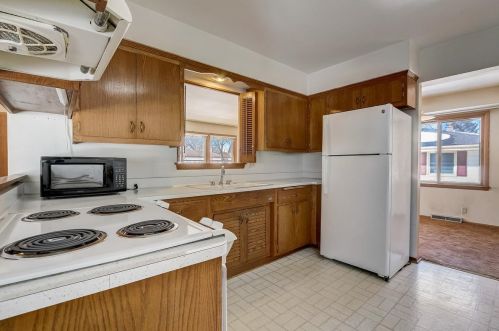 9728 Langlade St, Milwaukee WI 11032-1321 exterior