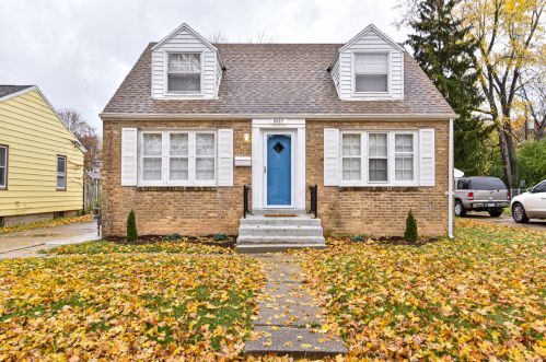 5937 39th St, Milwaukee, WI 53209-3915