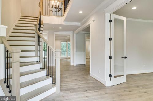 6208 Kellogg Dr, Mc Lean VA  22101-3121 exterior