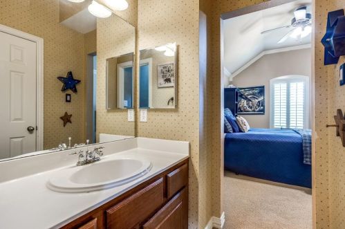 2100 Mustang Trl, Frisco TX 75033-8379 exterior