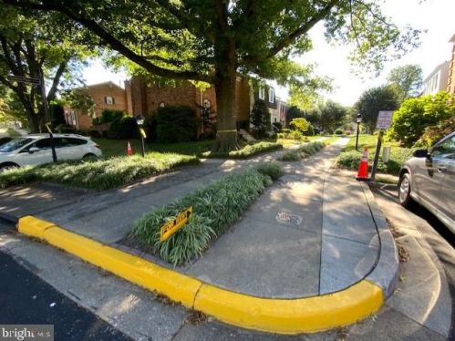 1608 Dunterry Pl, Mc Lean VA  22101-4332 exterior