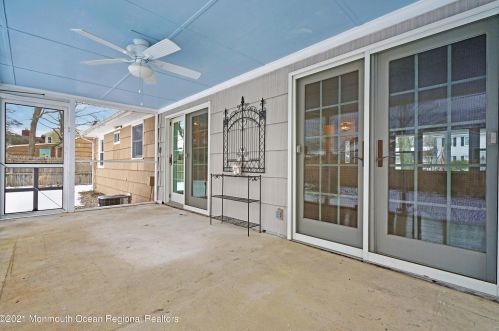 15 Glenwood Dr, Berkeley Township NJ 08721-1021 exterior