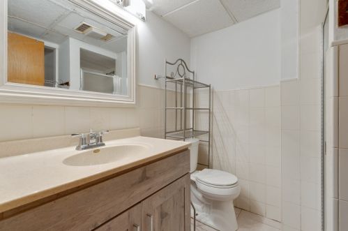 8232 Catherine Ave, Chicago IL 60656-1110 exterior