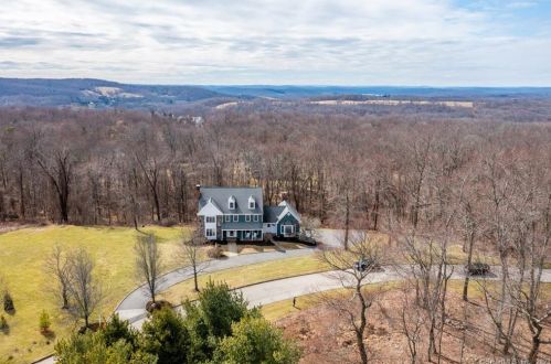 27 Hussars Camp Pl, Ridgefield, CT 06877-1430