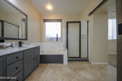 8517 Camino Bengala, Tucson AZ  85747-5165 exterior