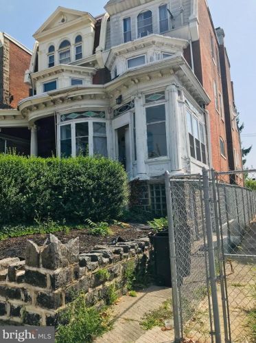 707 63rd St, Philadelphia, PA 19143-2210