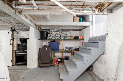 1118 Kenwood Ave, Belding MI 48809-1313 exterior