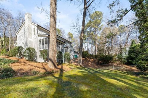 7105 Faunsworth Dr, Atlanta GA 30328-1941 exterior