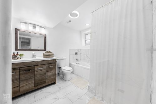 1872 Millard Ave, Chicago IL 60629-4349 exterior