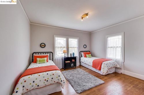 1310 Santa Fe, Berkeley CA 94702-1027 exterior