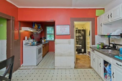 970 Elm St, West Springfield, MA 01089-1503