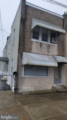 1212 Leiper St, Chester, PA 19022-1363