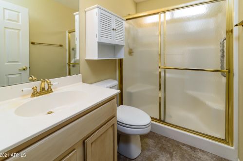 1863 Peach Tree Dr, Chandler AZ 85249-8917 exterior