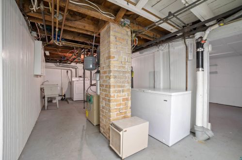 517 Minneapolis Ave, Duluth MN 55803-1814 exterior