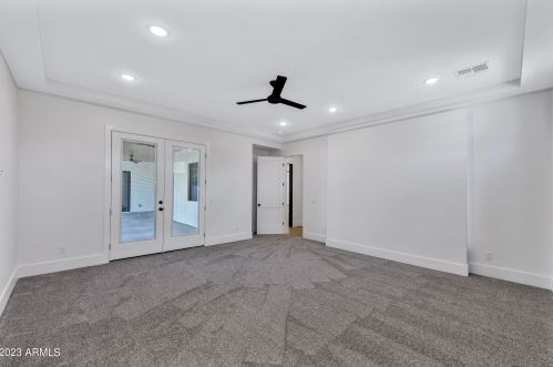 2053 37 Pl, Phoenix AZ 85050-8309 exterior