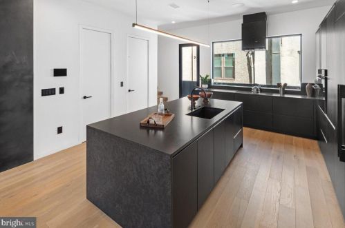 1355 Kater St, Philadelphia PA 19147-1817 exterior