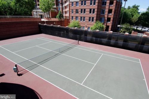 5809 Nicholson Ln, Rockville MD  20852-5740 exterior