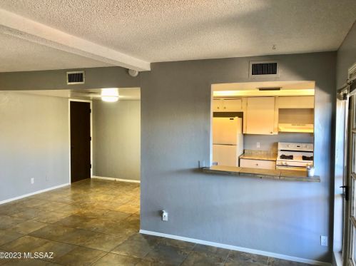 1537 Prince Rd, Tucson AZ  85705-3023 exterior