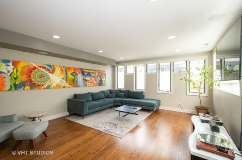 1527 Pearson St, Chicago, IL 60642-5210