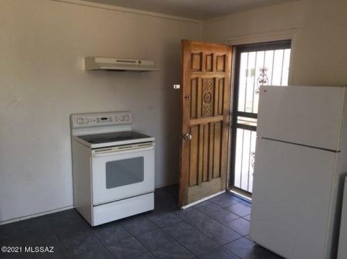 233 Adams St, Tucson AZ  85705-6533 exterior