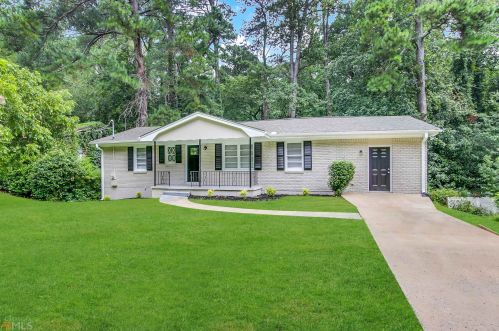 3527 Glenview Cir, Atlanta GA  30331-2411 exterior