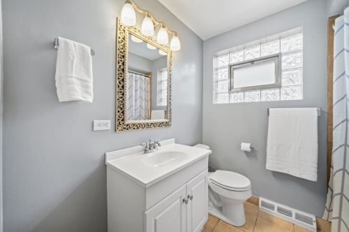 5838 59th St, Chicago IL 60629-3907 exterior