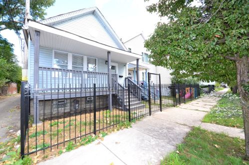 744 48th St, Chicago, IL 60609-4431