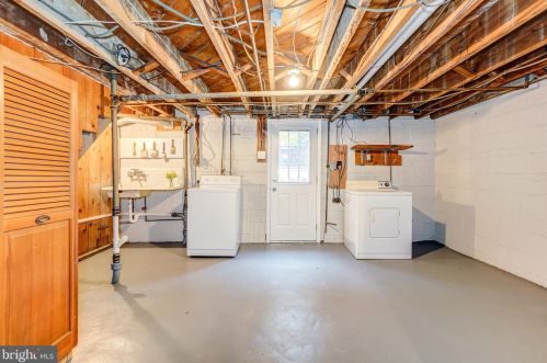 102 Mannakee St, Rockville MD 20850-1914 exterior