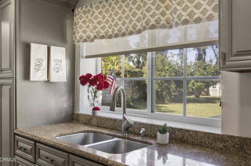 1950 Sutter Pl, Oxnard CA  93033-5633 exterior