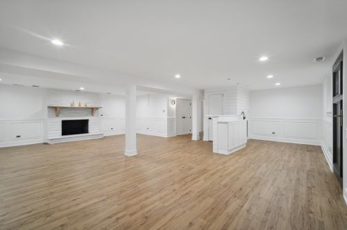 6300 Leroy Ave, Chicago IL  60646-4814 exterior