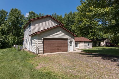 5555 2nd St, Kalamazoo, MI 49009-8882