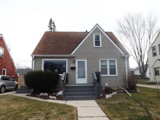 147 Tripoli Ave, Milwaukee, WI 53207-3846