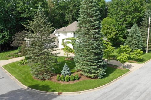 7383 Buccaneer Dr, Grand Rapids MI 49546-9104 exterior