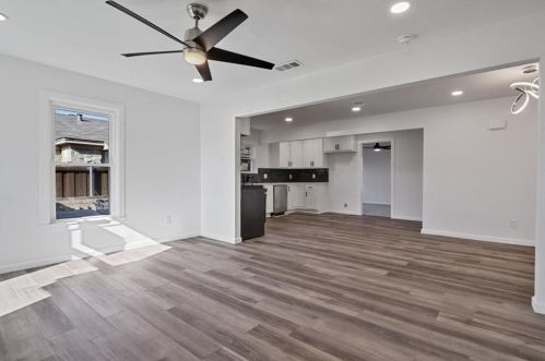 2521 Amelia St, Dallas TX  75235-8222 exterior