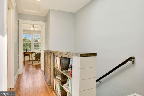 2602 Commonwealth Ave, Alexandria VA 22305-2526 exterior