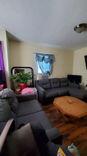 37 Laban St, Providence RI 02909-3736 exterior