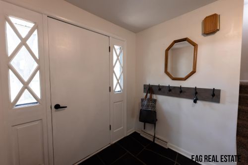 2071 Easthill Dr, Meskegon, MI 49441-4425